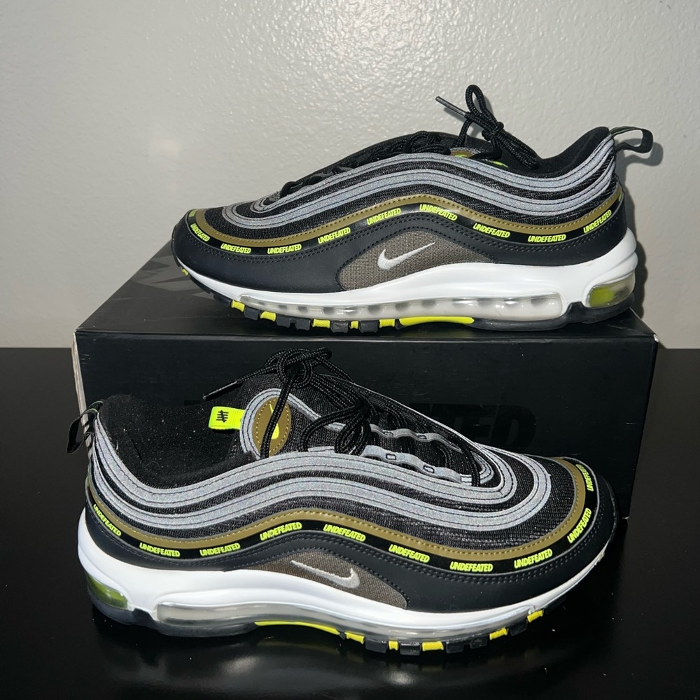 Nike Airmax 97 Undefeated Black Volt Sneakers DC4830001 Sz 10 In Box